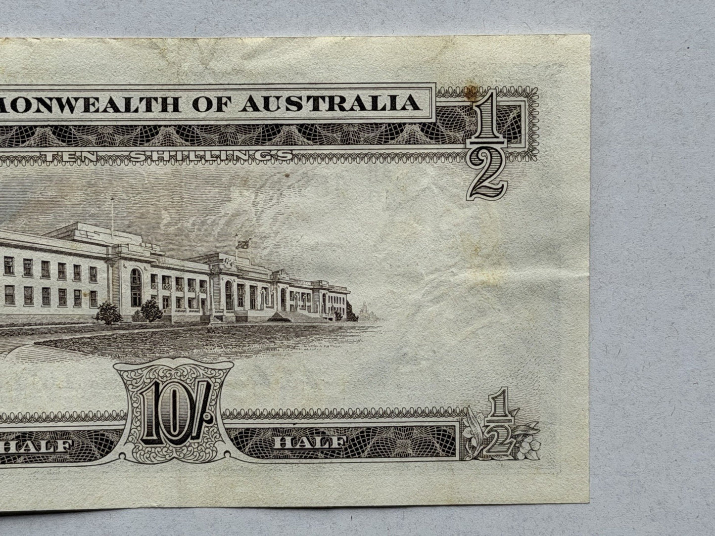 Commonwealth Australia 1961 10/- Ten Shillings Coombs/Wilson Paper Banknote VF