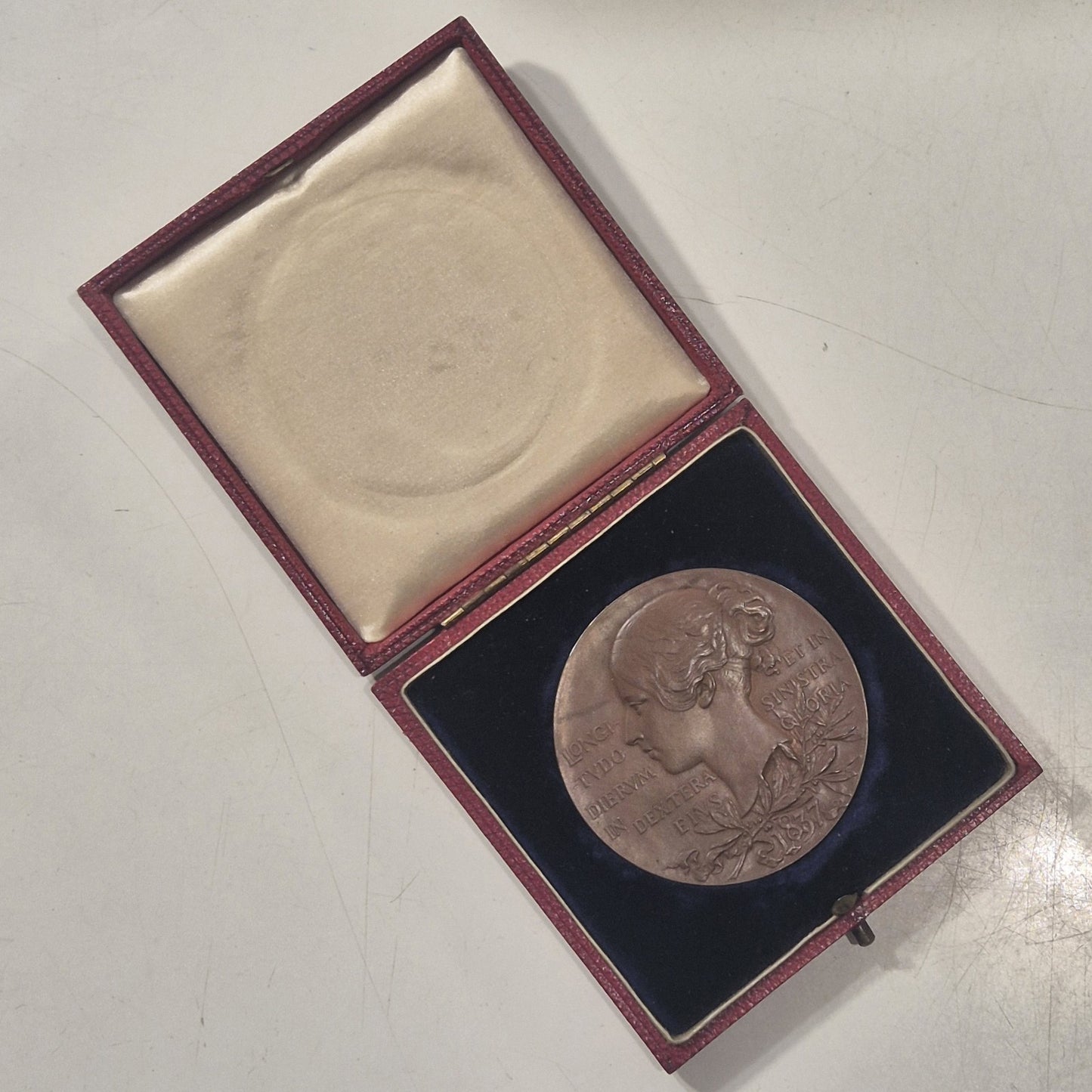 UK GB 1897 Victoria Diamond Jubilee 55mm Bronze Royal Mint Medal Choice Unc