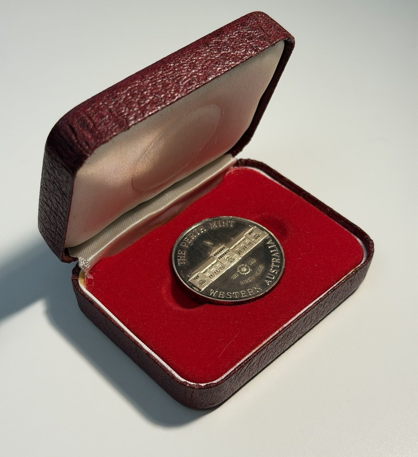 Australia 1899-1989 90th Anni. of Perth Mint 1oz 999 Silver Vintage Medallion