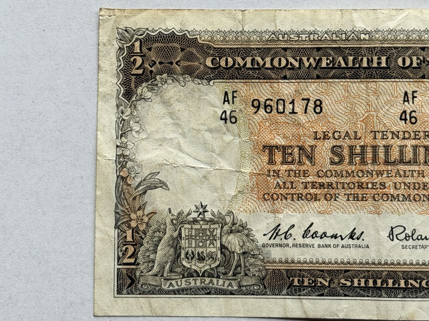 Commonwealth Australia 1961 10/- Ten Shillings Coombs/Wilson Paper Banknote VF