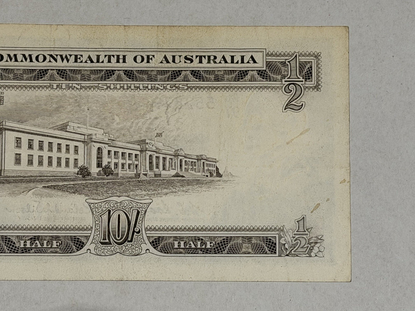 Commonwealth Australia 1961 10/- Ten Shillings Coombs/Wilson Paper Banknote VF
