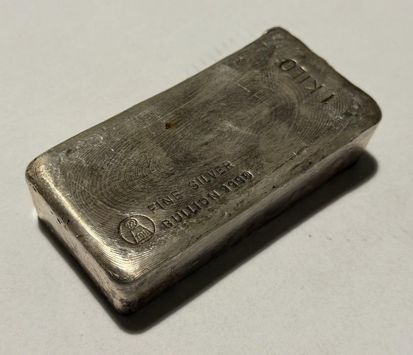 Australia Vintage 1kg 9998 Fine Silver Harrington Bullion Bar w/ Pour Lines