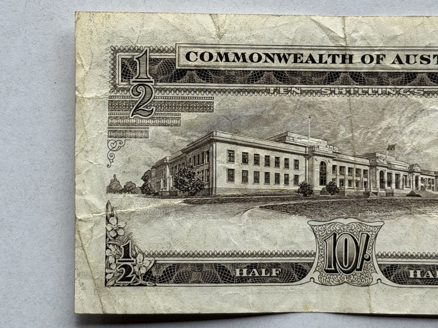 Commonwealth Australia 1961 10/- Ten Shillings Coombs/Wilson Paper Banknote VF