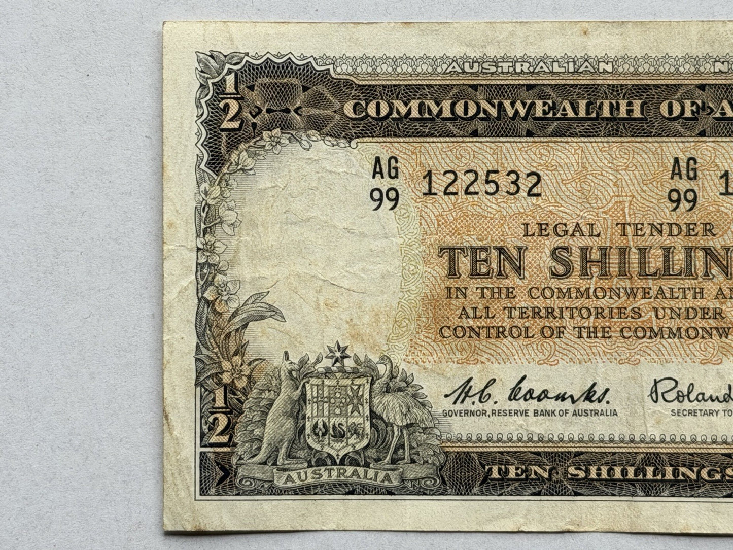Commonwealth Australia 1961 10/- Ten Shillings Coombs/Wilson Paper Banknote VF