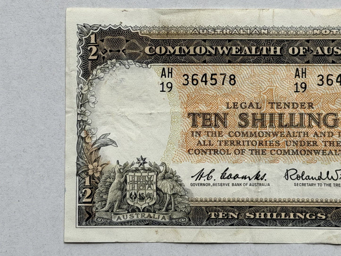 Commonwealth Australia 1961 10/- Ten Shillings Coombs/Wilson Paper Banknote VF