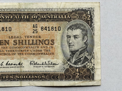 Commonwealth Australia 1961 10/- Ten Shillings Coombs/Wilson Paper Banknote VF