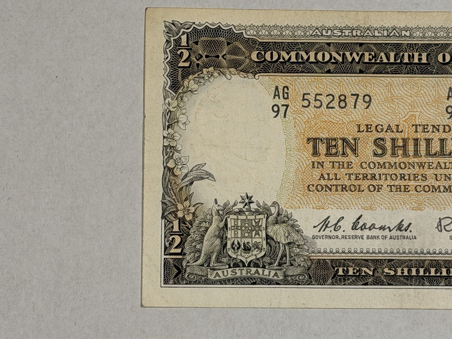 Commonwealth Australia 1961 10/- Ten Shillings Coombs/Wilson Paper Banknote VF