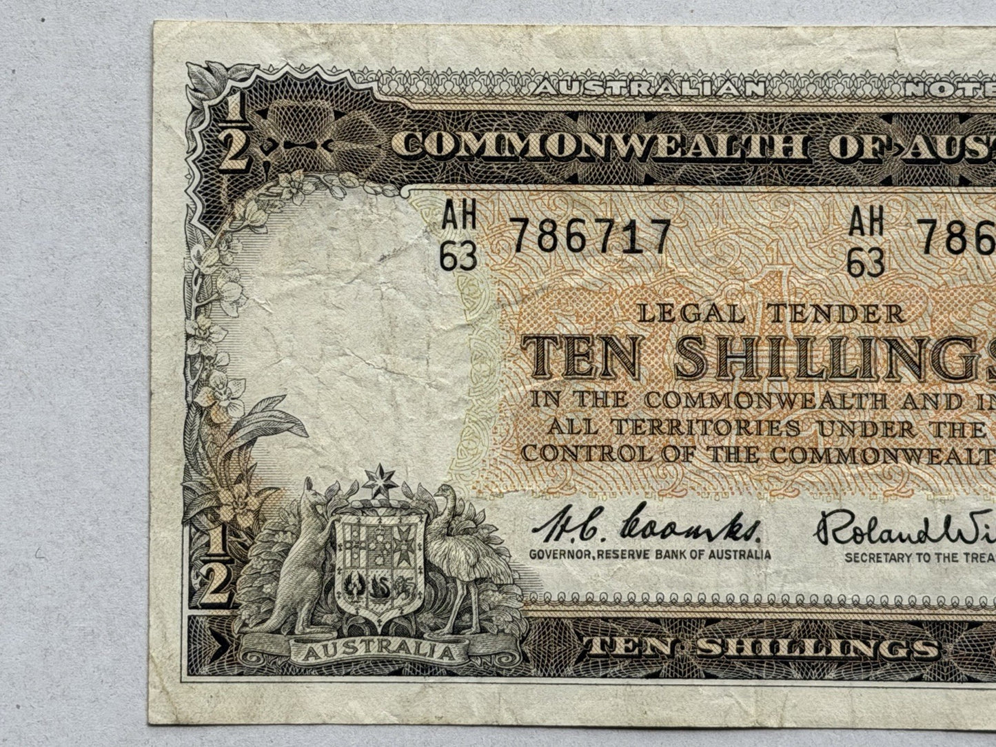 Commonwealth Australia 1961 10/- Ten Shillings Coombs/Wilson Paper Banknote VF