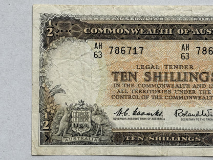 Commonwealth Australia 1961 10/- Ten Shillings Coombs/Wilson Paper Banknote VF