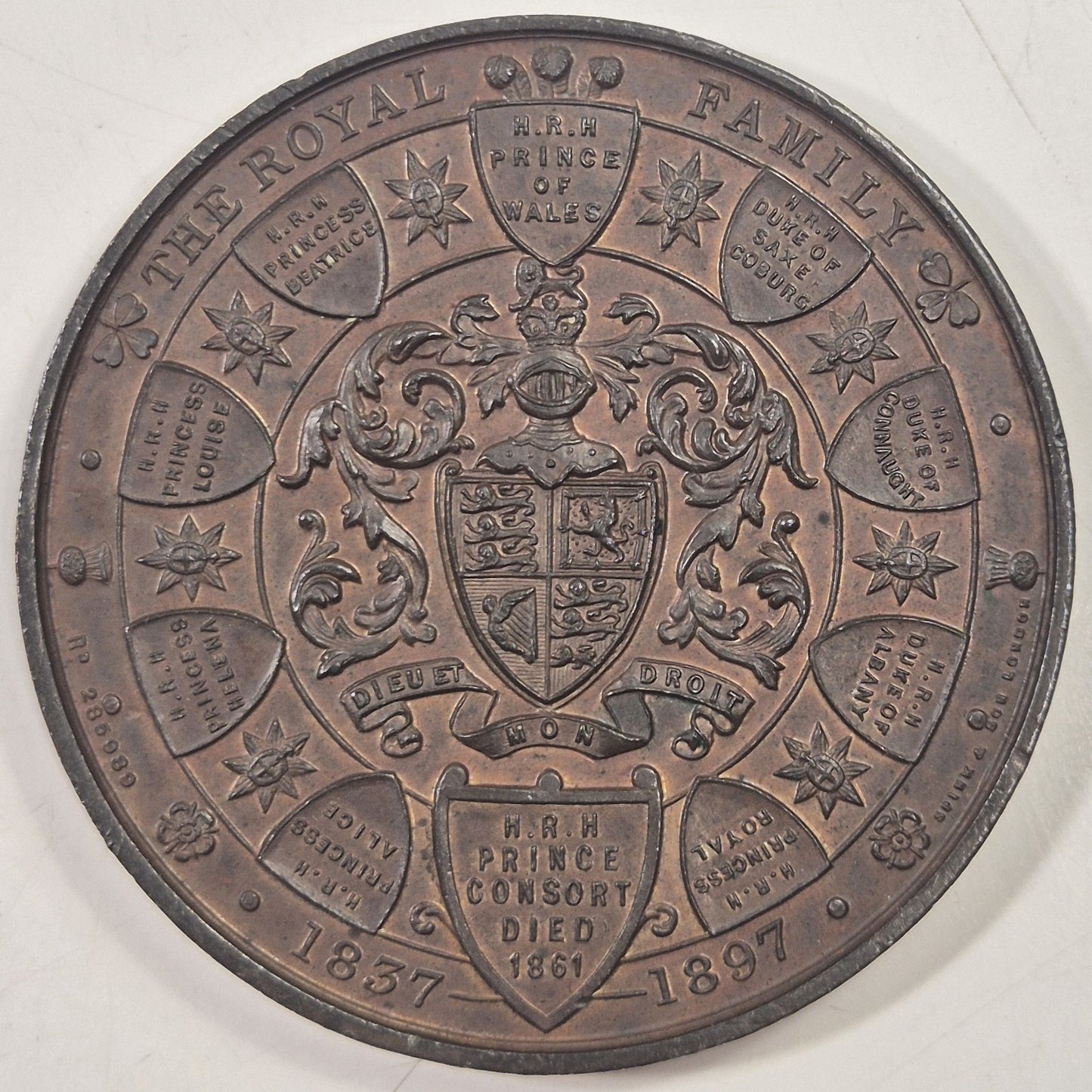 UK 1897 Queen Victoria The Royal Family 51mm Copper Medal BHM 3512 By Bowcher