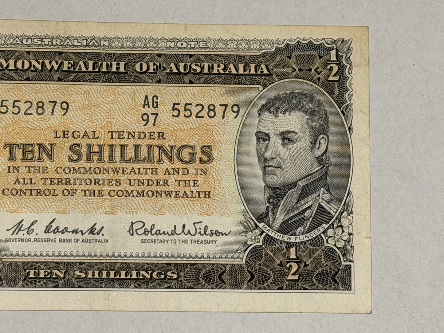 Commonwealth Australia 1961 10/- Ten Shillings Coombs/Wilson Paper Banknote VF