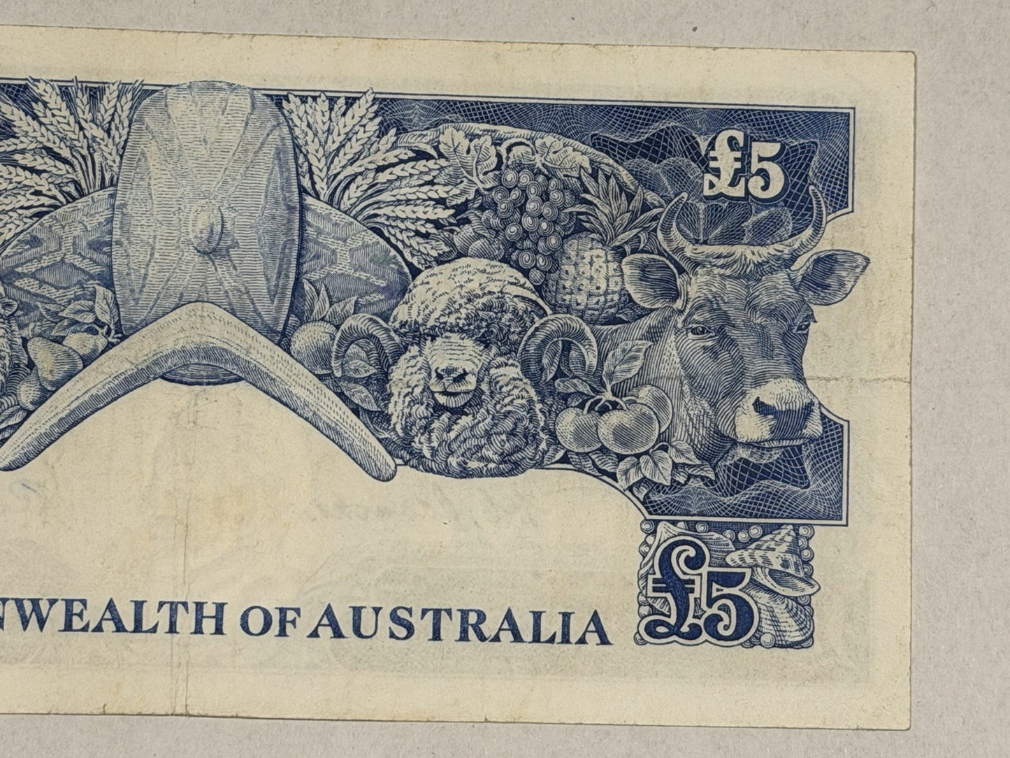 Commonwealth of Australia 1961 £5 Five Pound Coombs/Wilson Paper Banknote VF