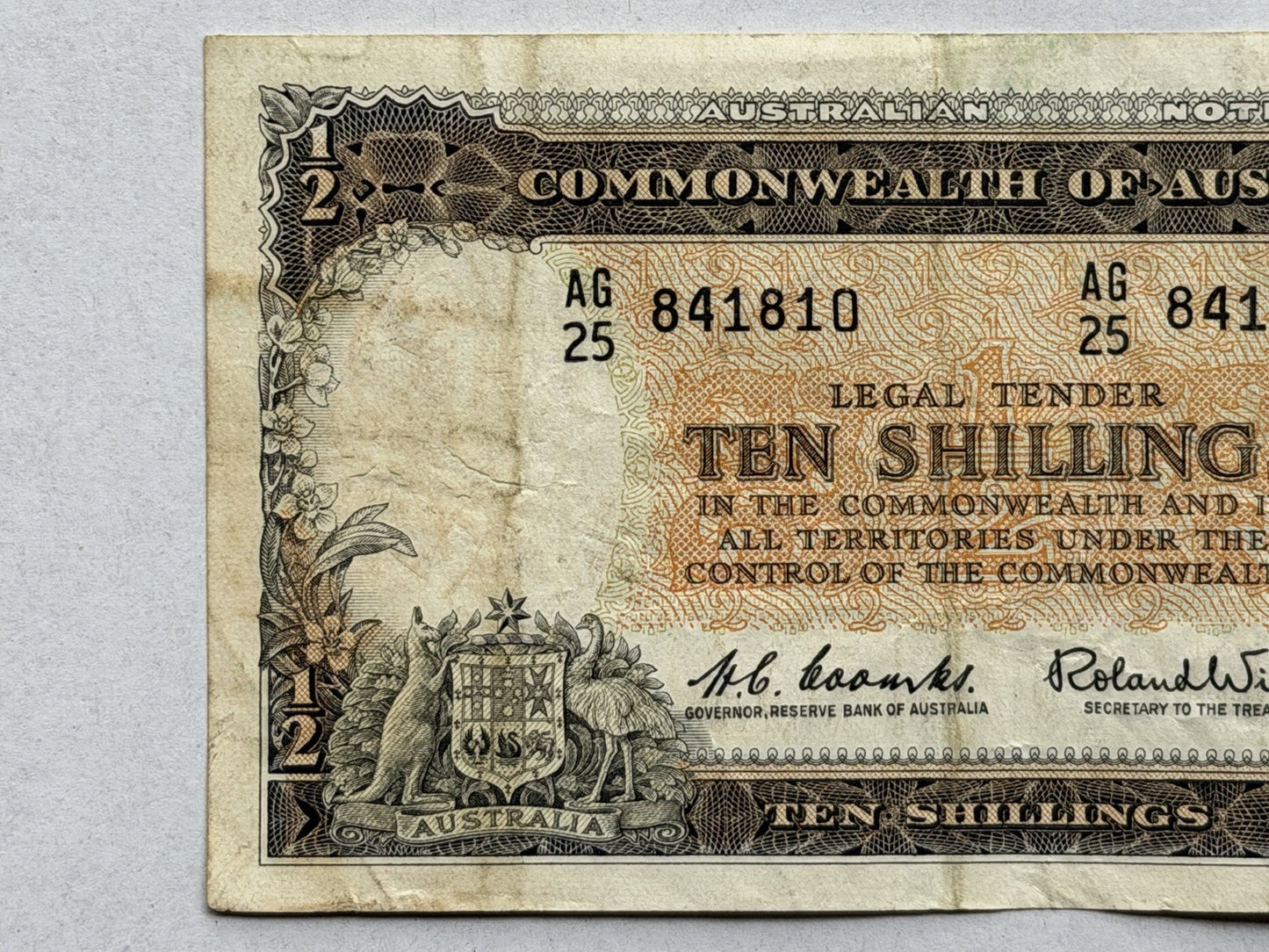Commonwealth Australia 1961 10/- Ten Shillings Coombs/Wilson Paper Banknote VF
