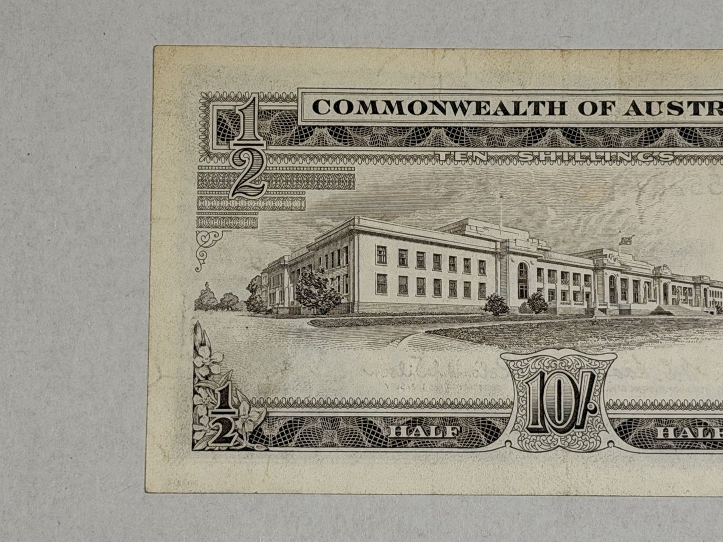 Commonwealth Australia 1961 10/- Ten Shillings Coombs/Wilson Paper Banknote VF